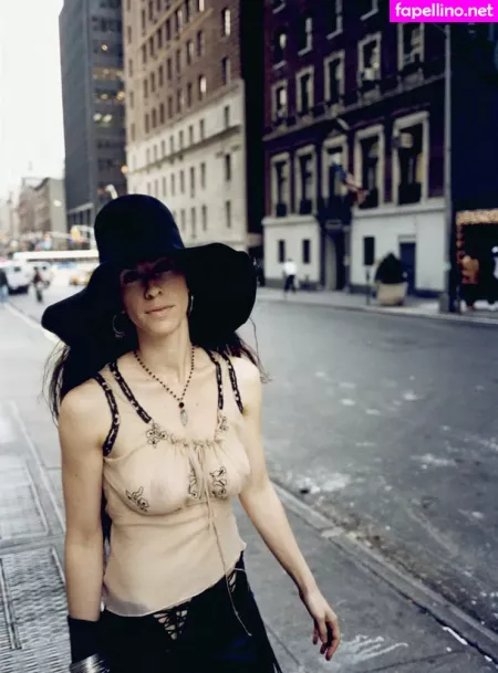 Alanis Morissette OnlyFans Thumbnail #i46ZMSPeMg