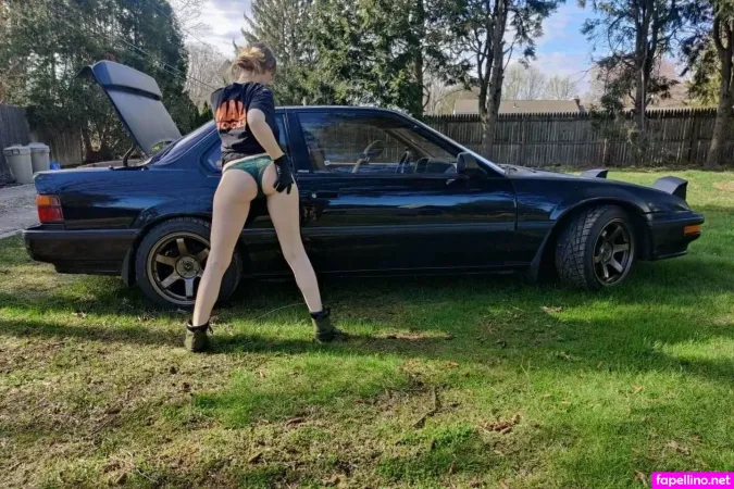 Alaska Moon Glovefetish OnlyFans Thumbnail #BUGD62UCzC