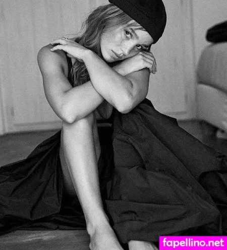 Alba Baptista 1 OnlyFans Thumbnail #V0Y41ON8ak