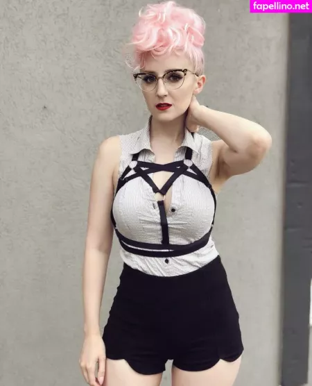 Albinwonderland OnlyFans Thumbnail #akhwZ0IzmU