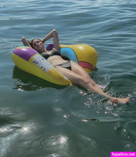 Aleandrafrerk Ale4ndra OnlyFans Thumbnail #zCqGJfVN3a