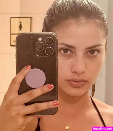 Alee Guzman OnlyFans Thumbnail #y8TR0nkzis