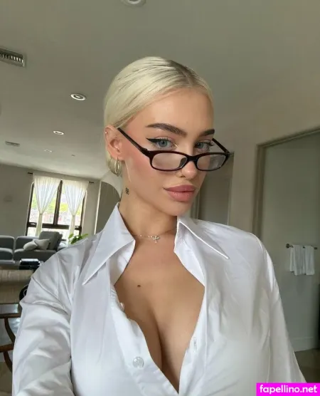 Aleksandraverse OnlyFans Thumbnail #GB6Bhj2oUc