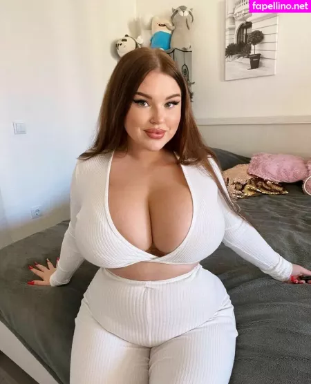 Alena Ostanova OnlyFans Thumbnail #feZmWzIvVT