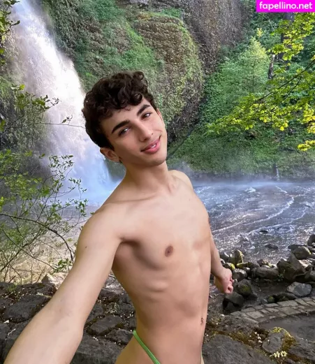 Alex Fox OnlyFans Thumbnail #GIDYnJHK1l