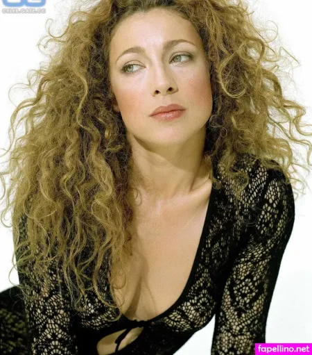 Alex Kingston OnlyFans Thumbnail #0OZF84gZif