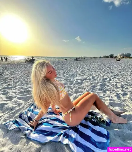 Alexa Goldberg OnlyFans Thumbnail #YQbulsD5Y0