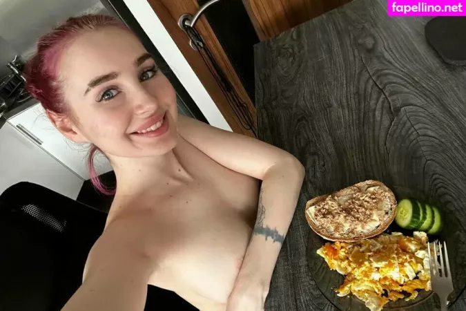 Alexa Lungu OnlyFans Thumbnail #1DdUXBxNd1