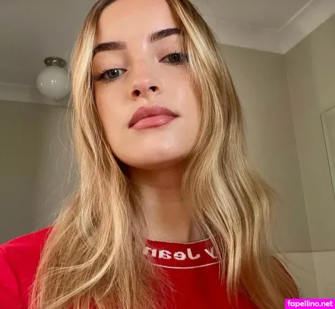 Alexandra Croft OnlyFans Thumbnail #2lRcejn8C4