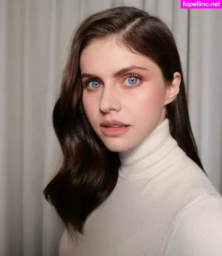 Alexandra Daddario OnlyFans Thumbnail #t1UdJCWxWU