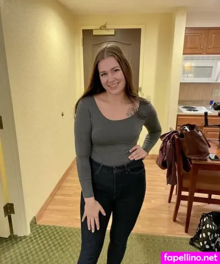 Alexandra Lee 1 OnlyFans Thumbnail #GpunqDF0EA