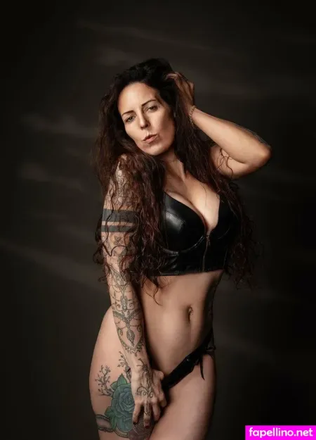 Alexandra Moreels OnlyFans Thumbnail #k1dfbiXx77