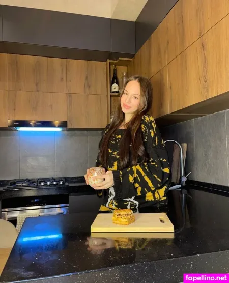 Alexandra Nova2003 Main Profile Photo