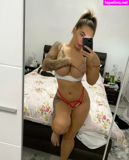 Alexandra Rusu OnlyFans Thumbnail #M1PRcr7lVd