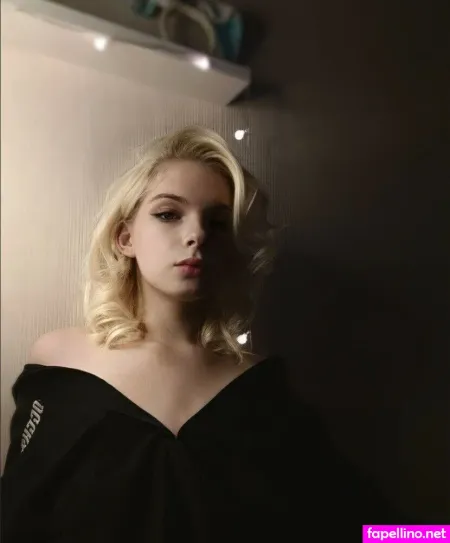 Alexandra Soldanova OnlyFans Thumbnail #51BmSnywXs