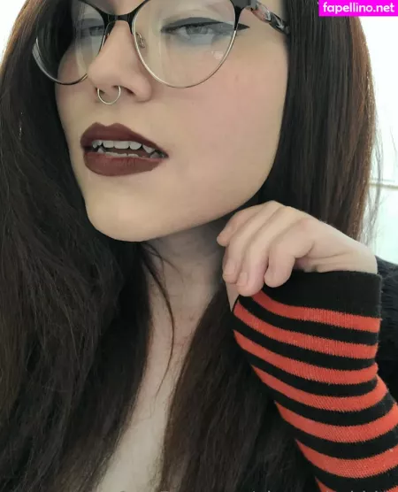 Alexandrabbits OnlyFans Thumbnail #SXWPrrAwqo