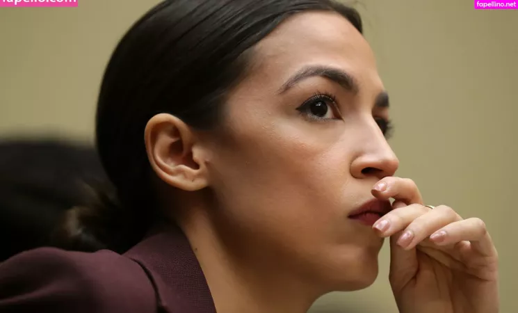 Alexandria Ocasio Cortez OnlyFans Thumbnail #8xUvrCQiOs