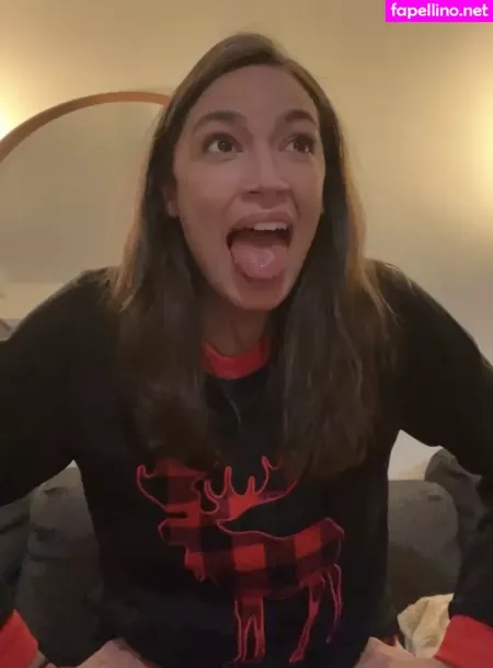 Alexandria Ocasio Cortez OnlyFans Thumbnail #M0CfahoVpW