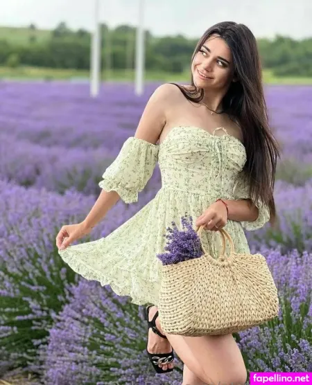 Alexastylee OnlyFans Thumbnail #EmbeaD7PdA