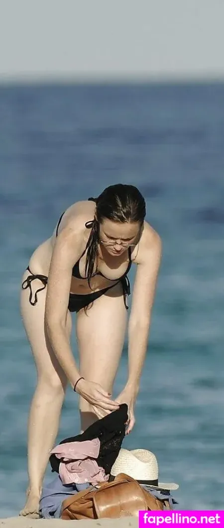 Alexis Bledel OnlyFans Thumbnail #JdKuDsyxWS