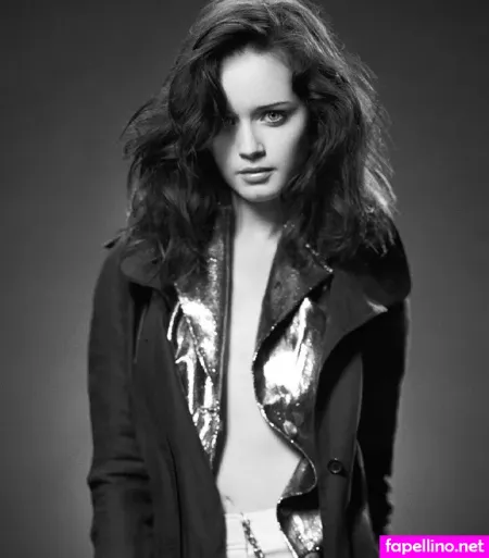 Alexis Bledel OnlyFans Thumbnail #VKy29zsC7m