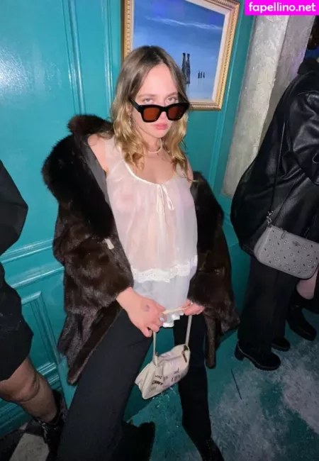 Alexis G Zall OnlyFans Thumbnail #TNoL58oL8R