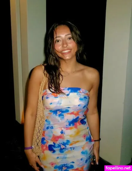 Alexis Ryan photo