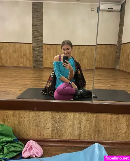 Alexis Yoga OnlyFans Thumbnail #AyNJQ9DLlJ