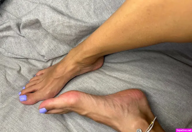 Alexisyogafeet2 OnlyFans Thumbnail #Y5fotD1DRE