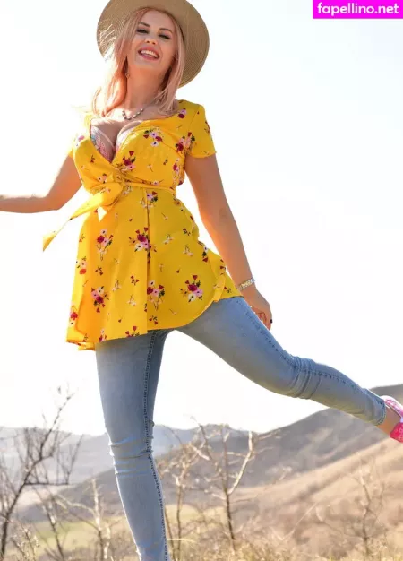 Alexsisfayefree OnlyFans Thumbnail #dBqPgHEszi