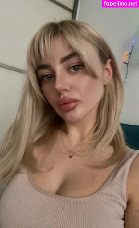 Alexxisren OnlyFans Thumbnail #vmvcD415ZM