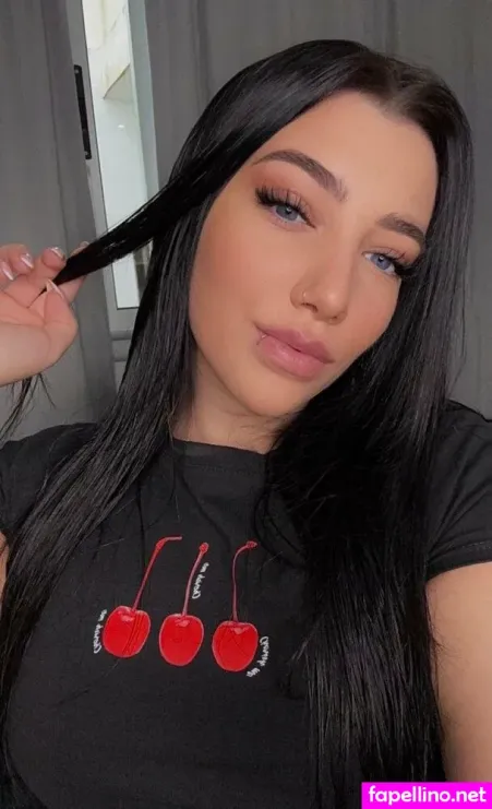 Alexxxa8 OnlyFans Thumbnail #9S4T44vHSu