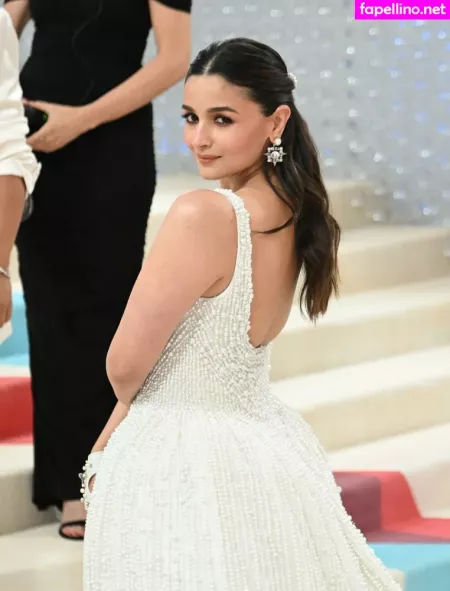Alia Bhatt OnlyFans Thumbnail #QrMRkLis4E
