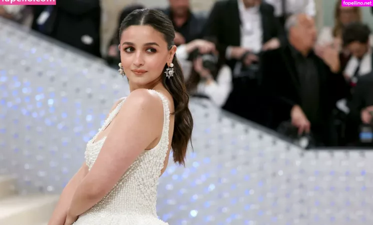 Alia Bhatt OnlyFans Thumbnail #c80q8N62By