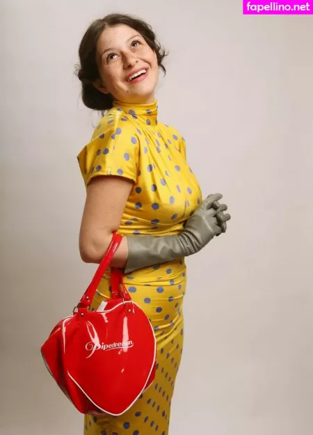 Alia Shawkat OnlyFans Thumbnail #W7Zae5YMCV