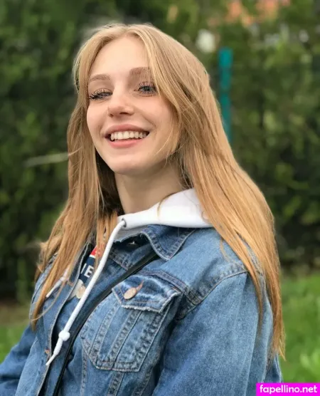 Alice 19f OnlyFans Thumbnail #JZZuMPqqVm