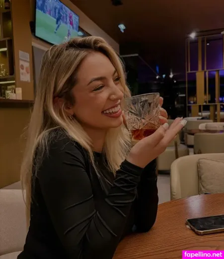 Alice Catarina OnlyFans Thumbnail #86d2SZintT