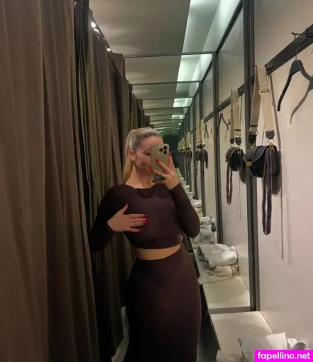 Alice Catarina OnlyFans Thumbnail #S0VaEpKfGc