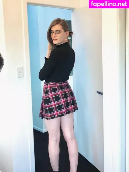 Alice In Wonder1and OnlyFans Thumbnail #ltmSmxAcTR