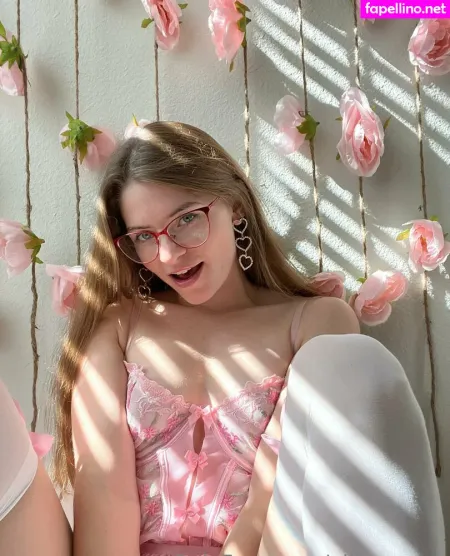 Alice March OnlyFans Thumbnail #EaBsEwdCU1