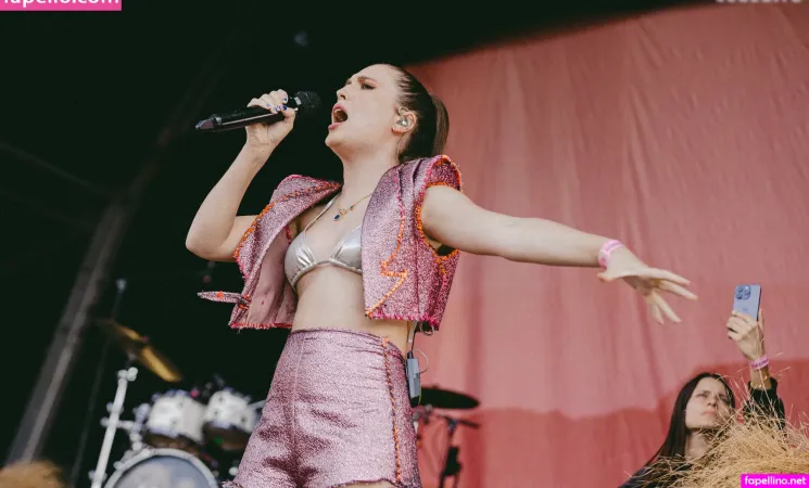 Alice Merton Main Profile Photo