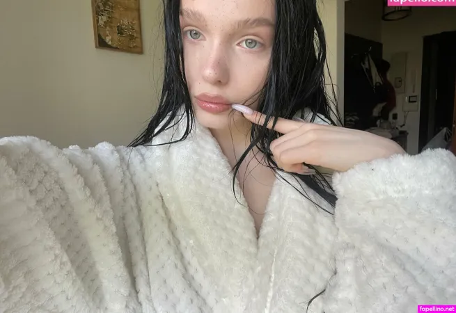 Alice Mul OnlyFans Thumbnail #KKsH0T7EMo