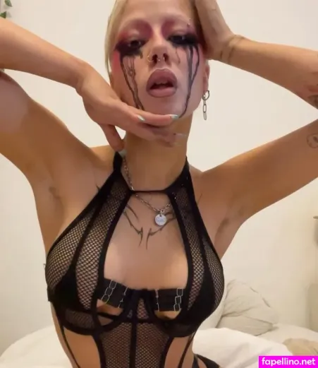 Alice Nguyen Van OnlyFans Thumbnail #YyYYiG7gVj