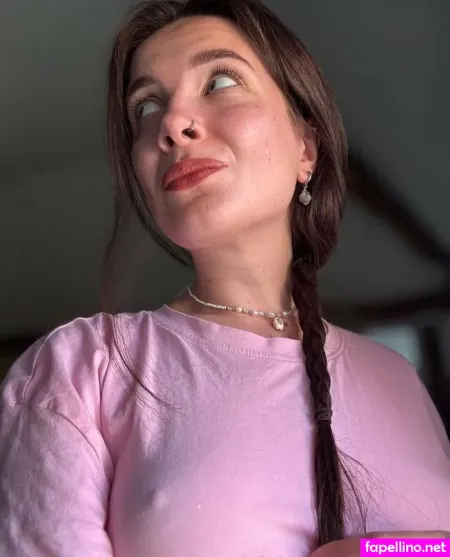 Alice Pearl Main Profile Photo