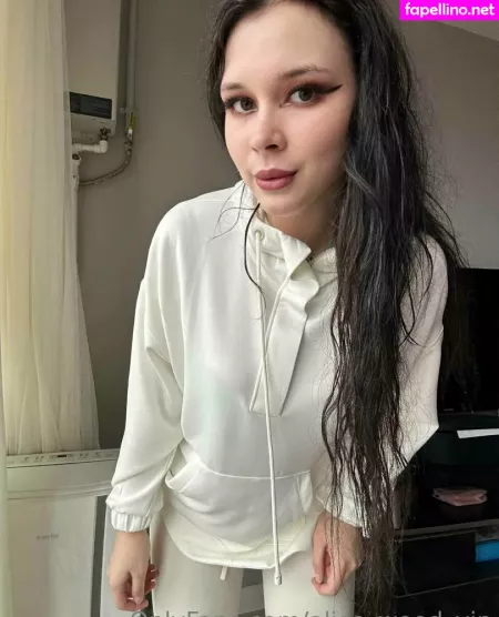 Alice Wood Vip OnlyFans Thumbnail #3SDSJn68L8