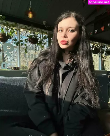 Alice Wood Vip OnlyFans Thumbnail #oOhDeyGNZU