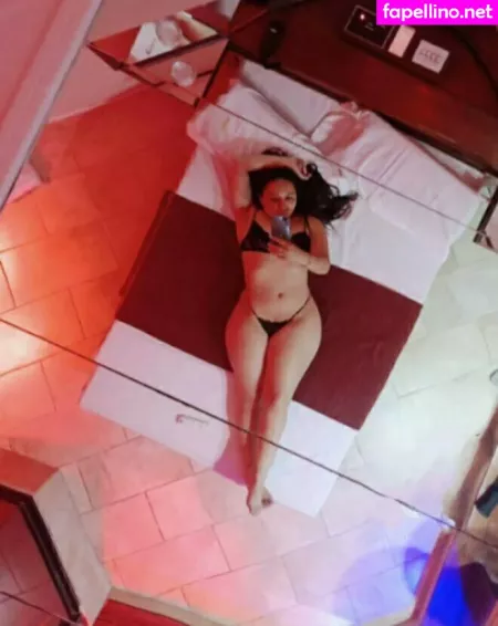 Alicebakerr OnlyFans Thumbnail #49DJ7dLuEd