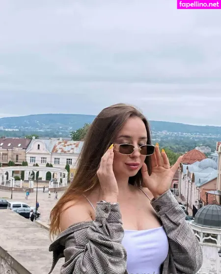 Alicee Kisss OnlyFans Thumbnail #CyLRDzRNkt