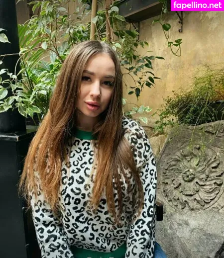 Alicee Kisss OnlyFans Thumbnail #VcyeTBKIf2