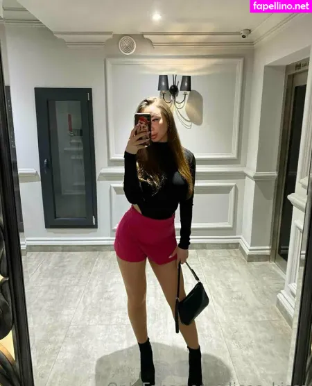 Alicee Kisss OnlyFans Thumbnail #keLge1D94j